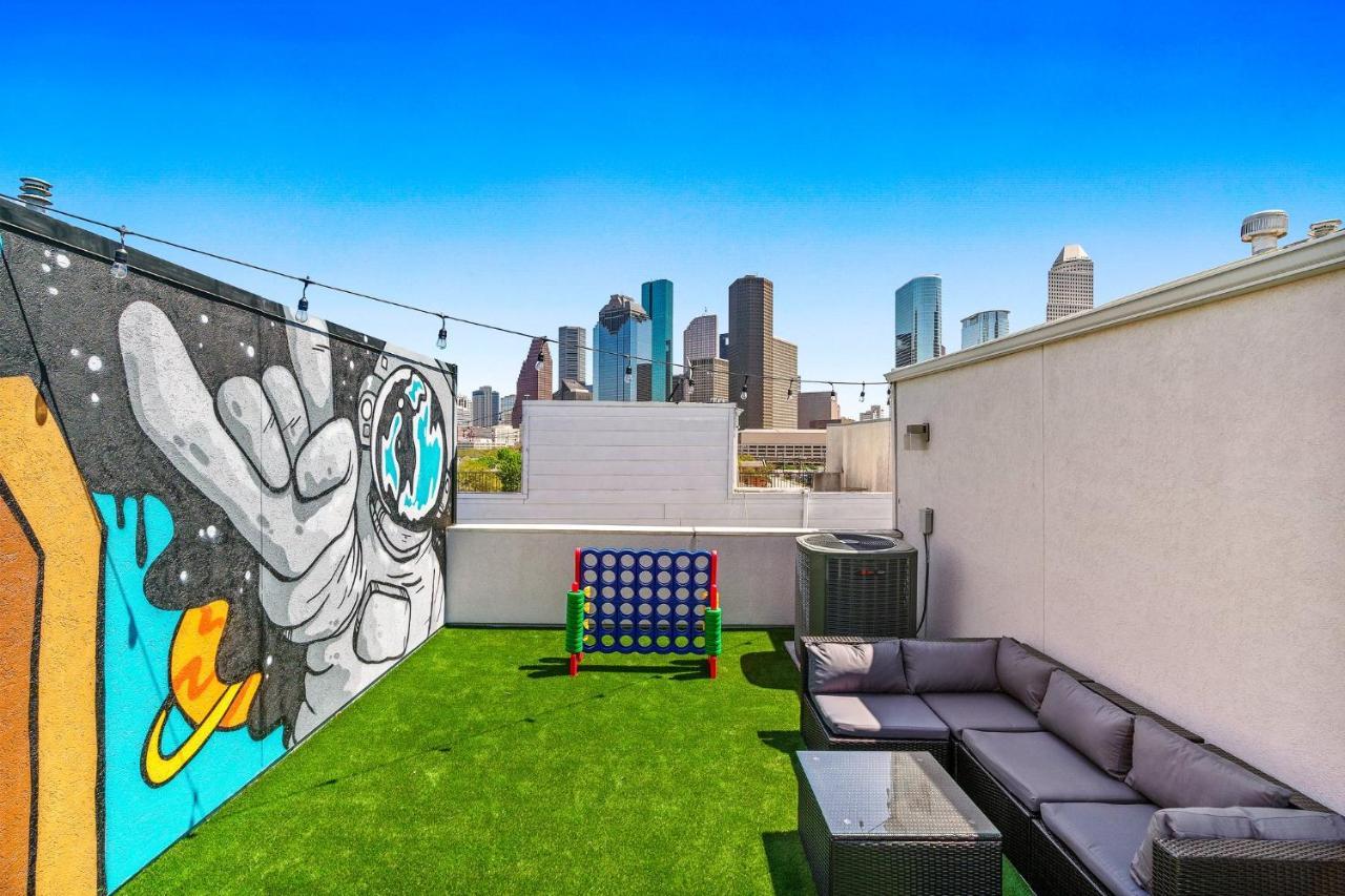 Lavish Downtown Home With Stunning Rooftop Deck Views هيوستن المظهر الخارجي الصورة